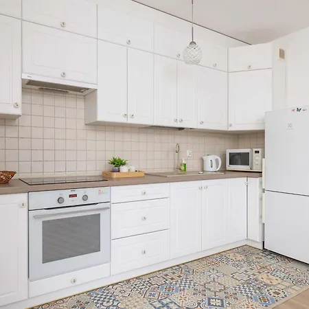 Bright Podgorze Cracow By Renters Apartment