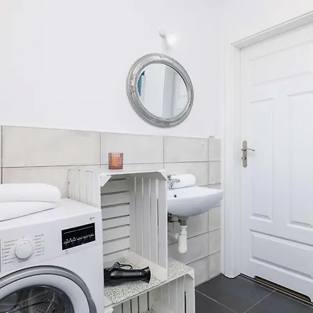 Bright Podgorze Cracow By Renters