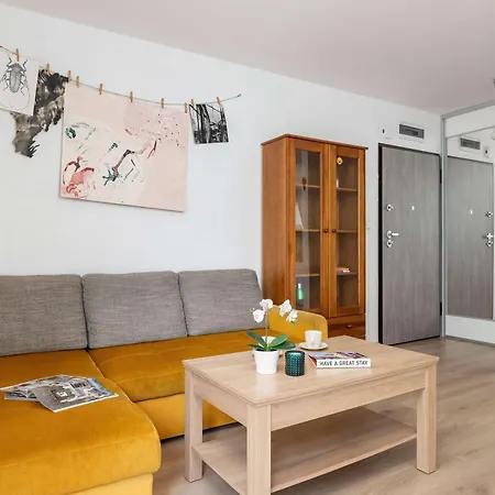 Bright Podgorze Cracow By Renters 아파트 *